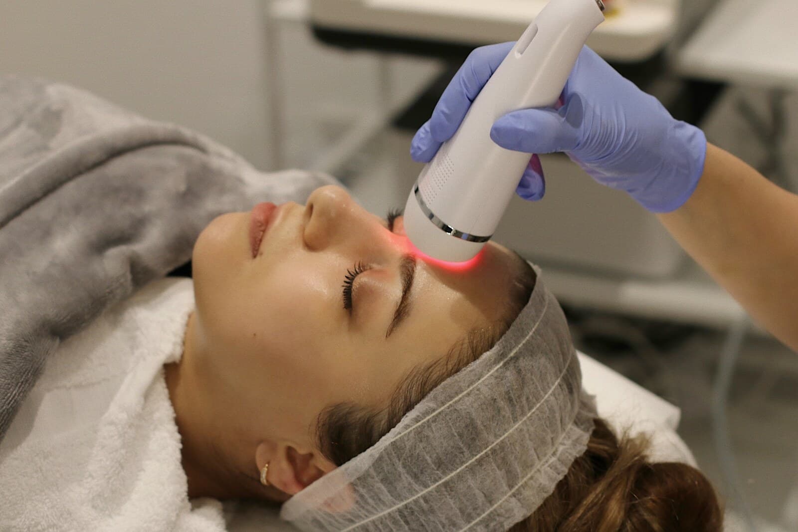 LED Light Therapy Facial